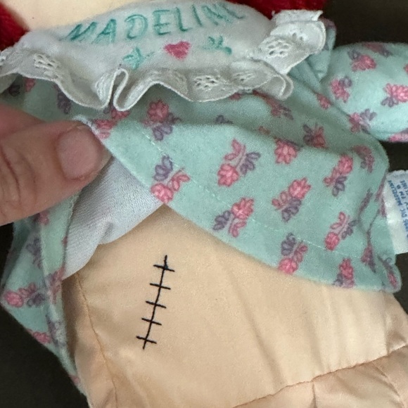 Vintage 1998 Eden Madeline Doll – Red Yarn Hair, Floral Pajamas, Appendix Scar - Picture 7 of 7